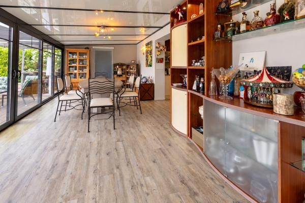 Maison
         6 pièces
        - 201 m² 609 000 €*