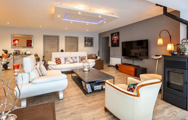 Maison
         6 pièces
        - 201 m² 609 000 €*