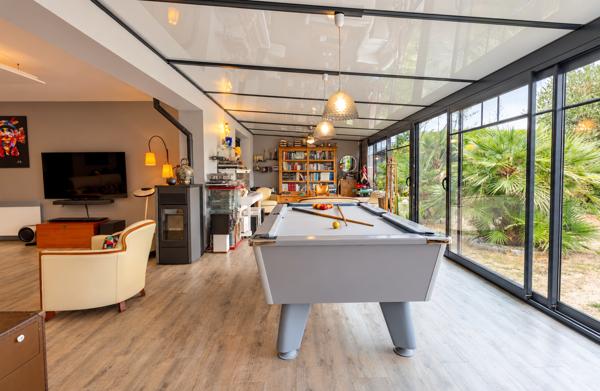 Maison
         6 pièces
        - 201 m² 609 000 €*