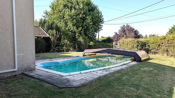 Vente                                                      Villa
                        
                     6 pièces                      148 m2                     à Saint-Hilaire-de-la-Côte