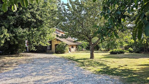 Vente                                                      Villa
                        
                     6 pièces                      148 m2                     à Saint-Hilaire-de-la-Côte