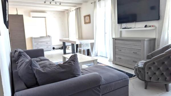 Vente                                                      Villa
                        
                     6 pièces                      148 m2                     à Saint-Hilaire-de-la-Côte