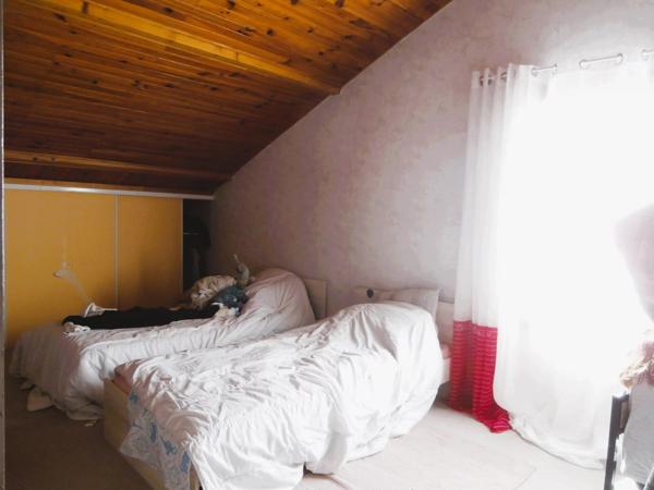 Vente                                                      Villa
                        
                     6 pièces                      148 m2                     à Saint-Hilaire-de-la-Côte