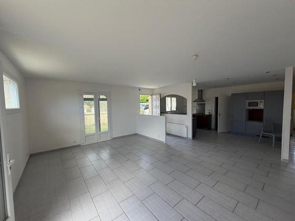 Maison de  plain pied 3 chambres avec 475 M2 de terrain