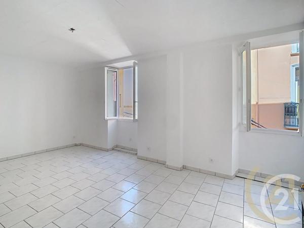Immeuble à vendre  181,37 m 2   PERPIGNAN  - 66