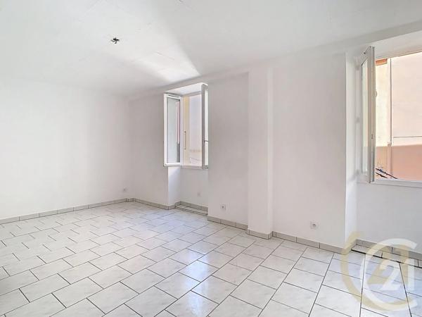 Immeuble à vendre  181,37 m 2   PERPIGNAN  - 66