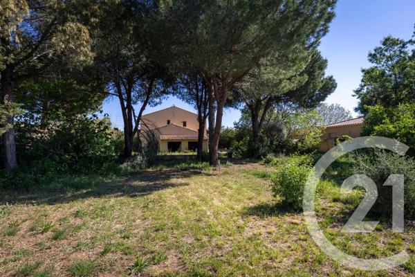 Maison à vendre  6 pièces - 188 m 2   GIGNAC  - 34