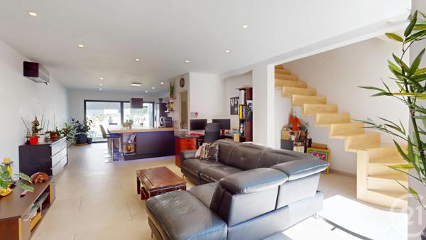 Maison à vendre  6 pièces - 188 m 2   GIGNAC  - 34