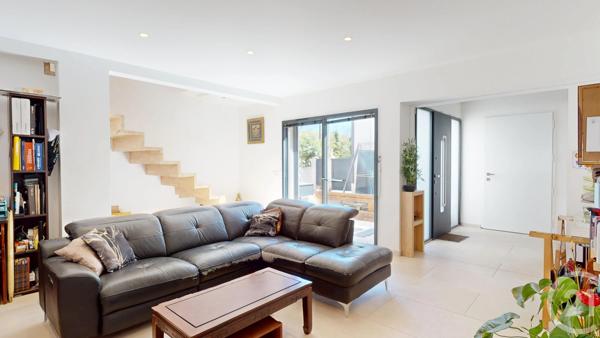 Maison à vendre  6 pièces - 188 m 2   GIGNAC  - 34