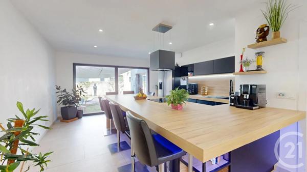 Maison à vendre  6 pièces - 188 m 2   GIGNAC  - 34