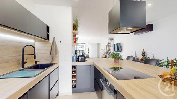 Maison à vendre  6 pièces - 188 m 2   GIGNAC  - 34