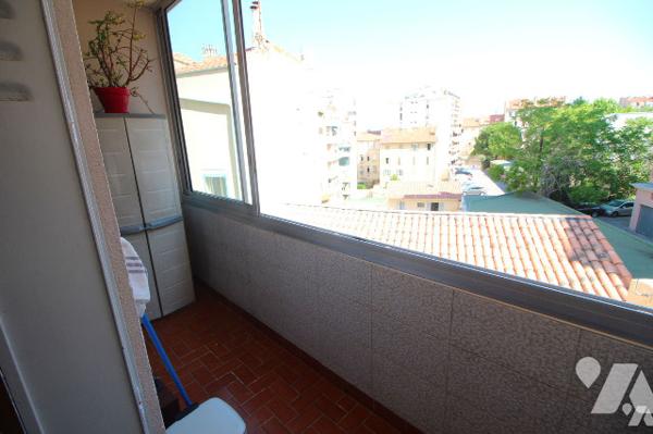 Appartement T3 de 68m2 (Carrez) particulièrement agréable, quartier St-Victor (7e)