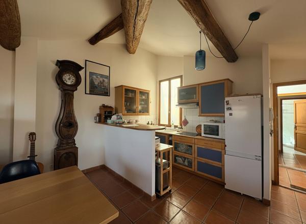 Appartement 3 pièce(s) 107.78 m² (60.91 m² loi carrez) en dernier étage