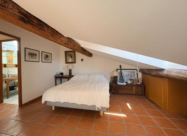 Appartement 3 pièce(s) 107.78 m² (60.91 m² loi carrez) en dernier étage