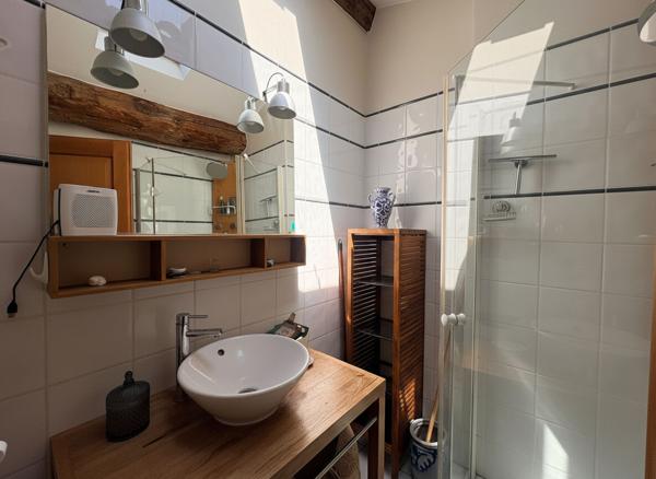 Appartement 3 pièce(s) 107.78 m² (60.91 m² loi carrez) en dernier étage