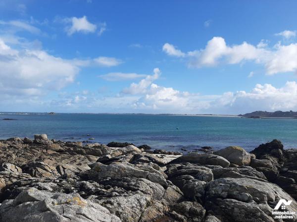 FINISTERE (029)  PLOUGUERNEAU
Proximité immédiate du port de Korejou.
Très grand loft à termi...