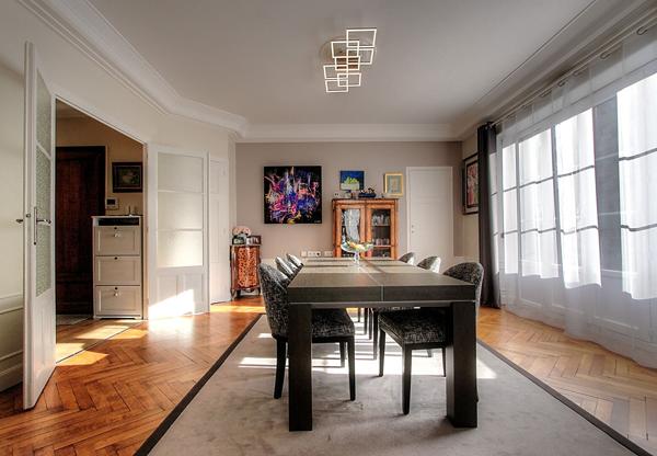 Appartement de standing avec cave et grenier 134 m2 centre ville Chambéry