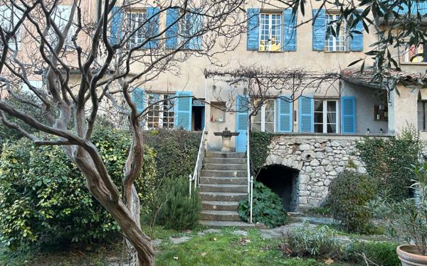 Maison à vendre    8 pièces • 315 m2 Buis-les-Baronnies