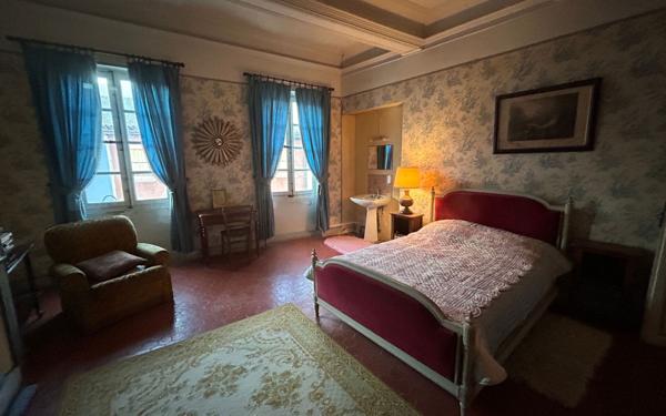 Maison à vendre    8 pièces • 315 m2 Buis-les-Baronnies