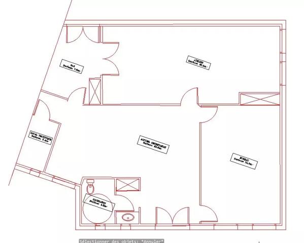 LOCAL D ACTIVITES PROFESSIONNELLES DE 105 M2 - BUREAUX