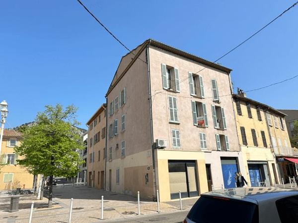 Location Local commercial 2 pièces 39.65 m² - 513 AVENUE MARECHAL JOFFRE Toulon 83000