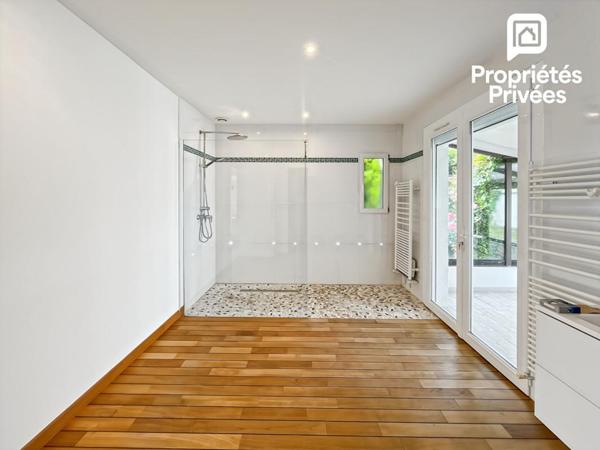 EXCLUSIVITÉ - Maison 155 m² - Véranda 27 m² - Piscine et Garage Indépendant 70 m² - Annexe 12 m² Fort Potentiel