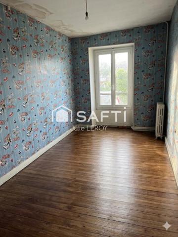 Immeuble locatif, situé à Loué -72540