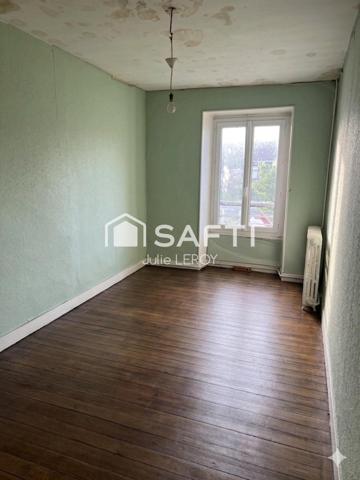 Immeuble locatif, situé à Loué -72540