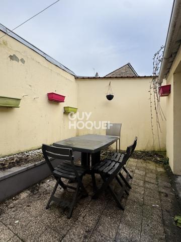 PROCHE CENTRE VILLE - MAISON D'ENVIRON 100M² COMPRENANT 5 CHAMBRES