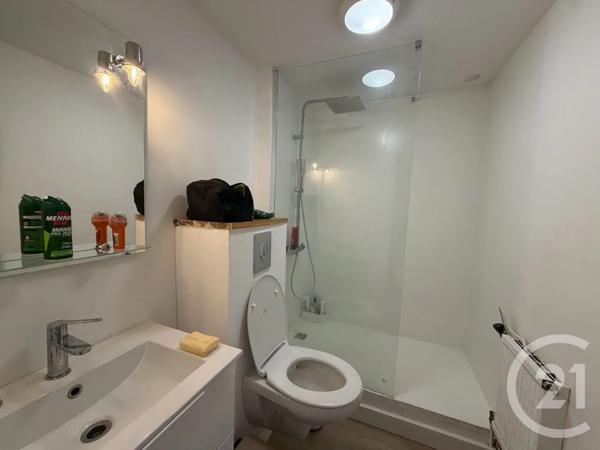 Appartement F2 à vendre  2 pièces - 45 m 2   AURILLAC  - 15