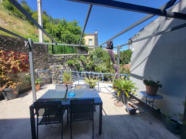 Ensemble immobilier avec fort potentiel sur Château Arnoux idéal investisseur