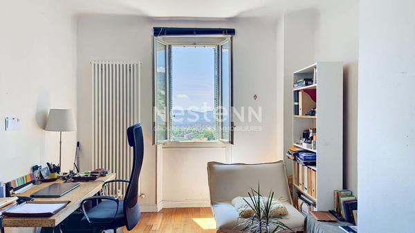 Appartement d'exception de 95 m² en dernier étage avec vue sur mer à Grasse