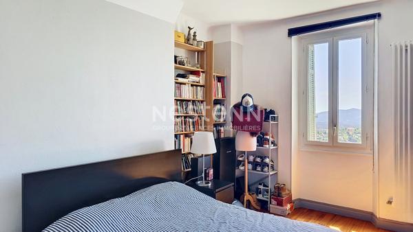Appartement d'exception de 95 m² en dernier étage avec vue sur mer à Grasse