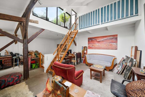 Maison esprit atelier-loft et tropézienne proche du marché de l’Olive
