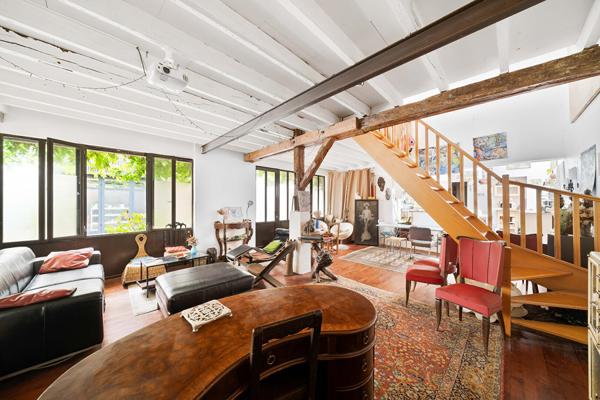 Maison esprit atelier-loft et tropézienne proche du marché de l’Olive