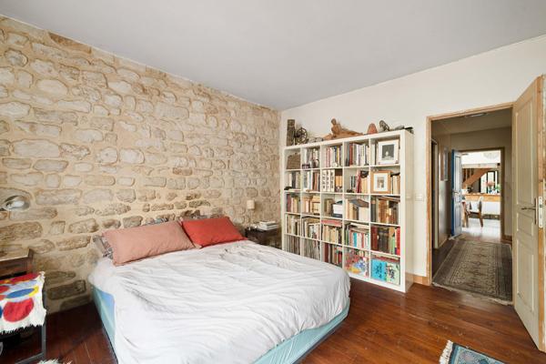Maison esprit atelier-loft et tropézienne proche du marché de l’Olive