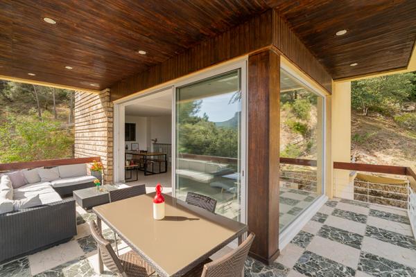 Villa moderniste au coeur de la Provence