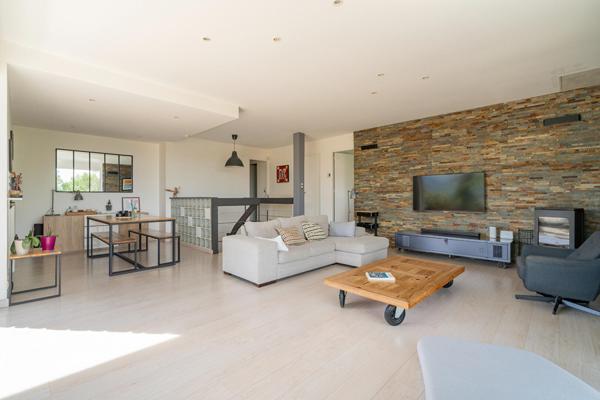 Villa moderniste au coeur de la Provence