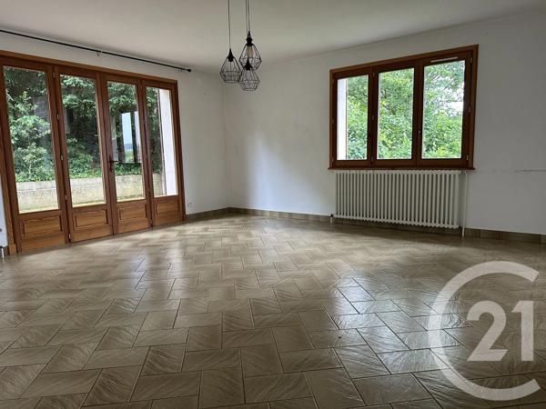 Maison à vendre  6 pièces - 121 m 2   ST DENIS DE CABANNE  - 42