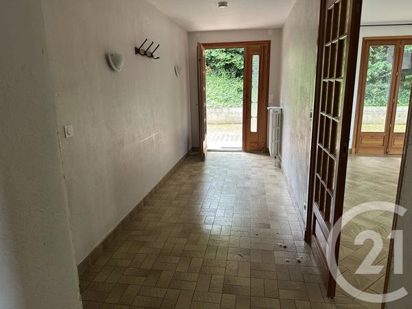 Maison à vendre  6 pièces - 121 m 2   ST DENIS DE CABANNE  - 42