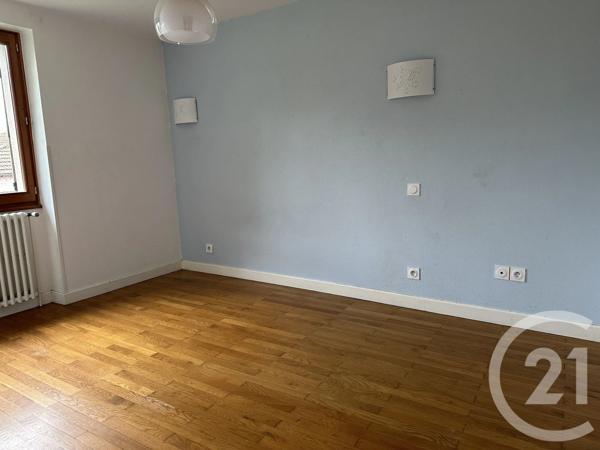 Maison à vendre  6 pièces - 121 m 2   ST DENIS DE CABANNE  - 42