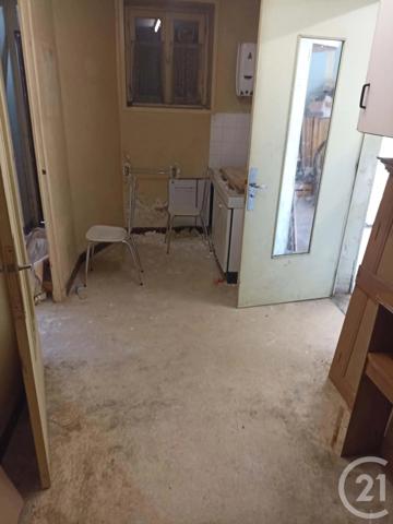 Maison à vendre  6 pièces - 121 m 2   ST DENIS DE CABANNE  - 42