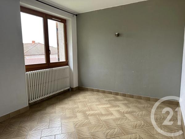 Maison à vendre  6 pièces - 121 m 2   ST DENIS DE CABANNE  - 42