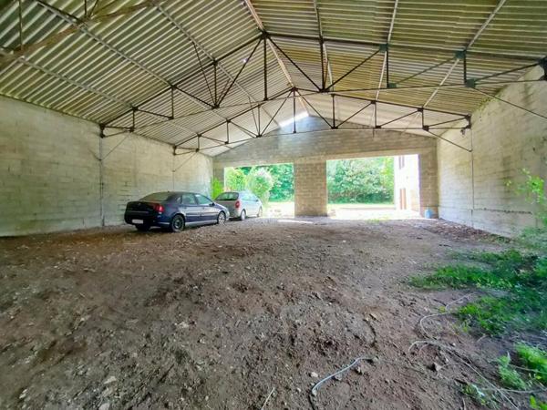 PROPRIETE : MAISON EN PIERRE 150 m²  + ECHOPPE 120 m² + HANGAR 250 m² - TERRAIN 1 HECTARE