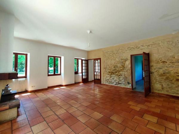 PROPRIETE : MAISON EN PIERRE 150 m²  + ECHOPPE 120 m² + HANGAR 250 m² - TERRAIN 1 HECTARE