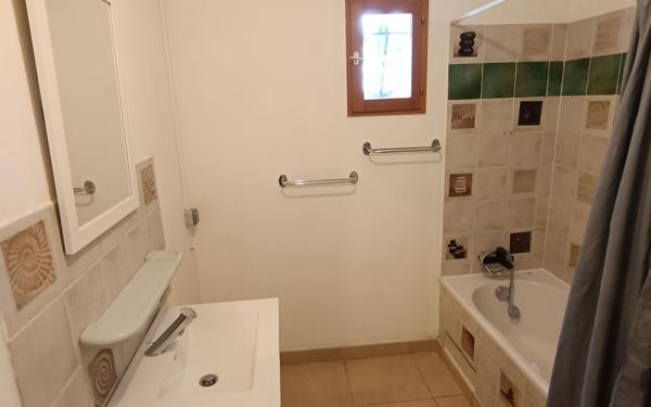 Appartement à louer    3 pièces •  Ollioules