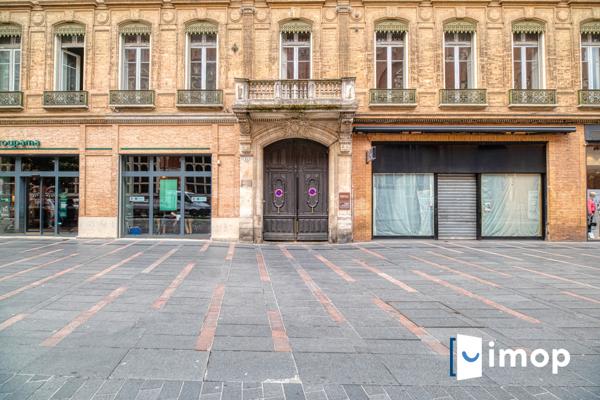Appartement bourgeois avec belle hauteur sous plafond