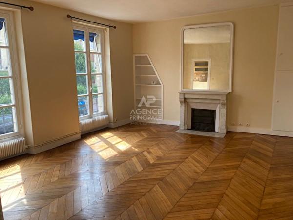 Appartement 2 pièces 50m2 - 2 minutes à pied du RER A Saint Germain En Laye Loyer 1 100 €/mois charges comprises **  - Référence  18489