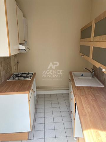 Appartement 2 pièces 50m2 - 2 minutes à pied du RER A Saint Germain En Laye Loyer 1 100 €/mois charges comprises **  - Référence  18489