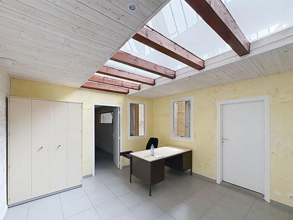 Bureau et entrepôt  à louer dans le centre  ville Yssingeaux